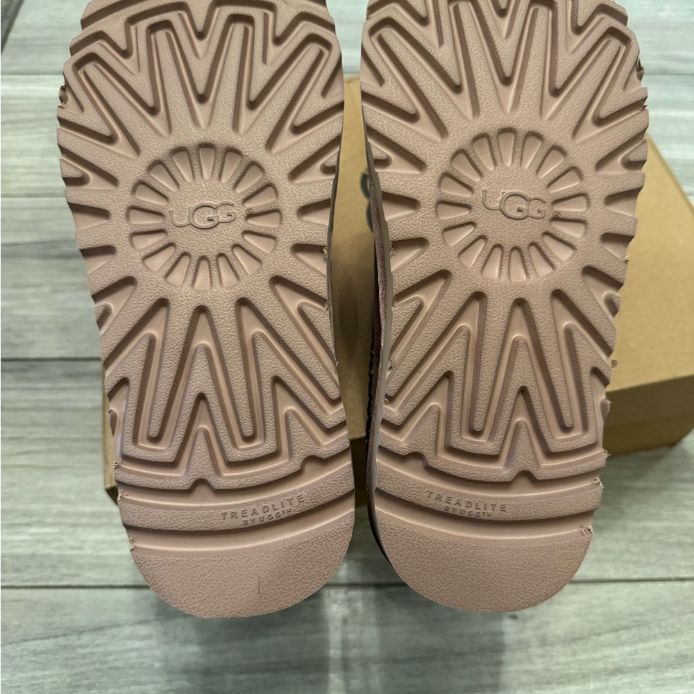 UGG Women's Blush Slippers with Embroidered Trim - Picture 5 of 6